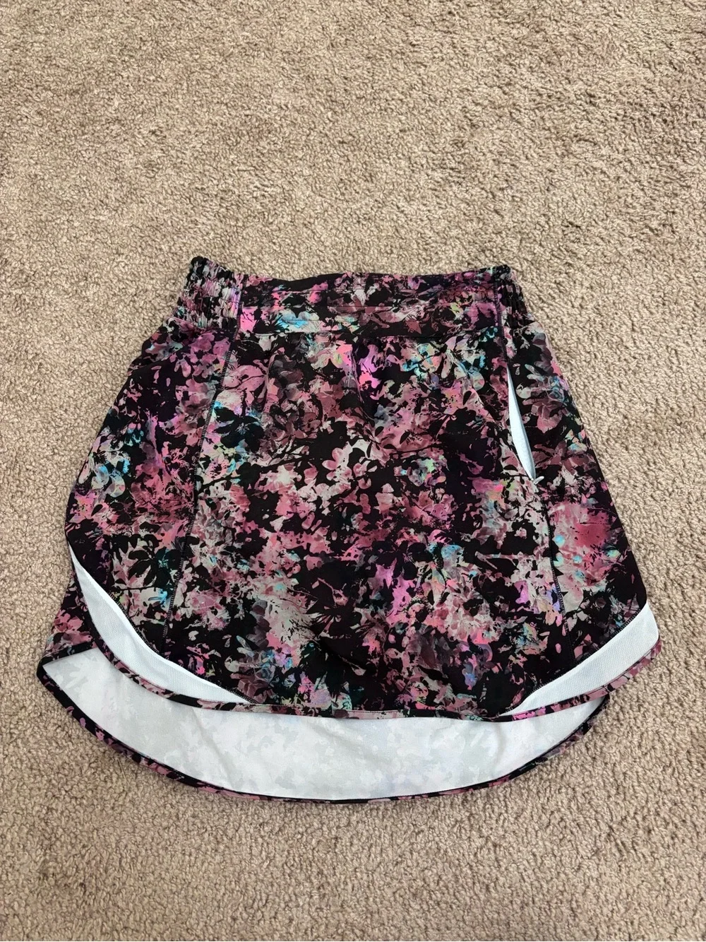 Lululemon Hotty Hot High-Rise Skirt Size 4